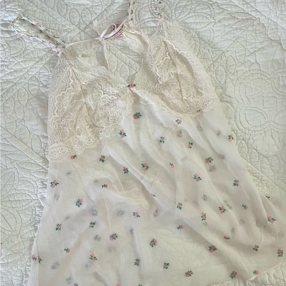 Victoria's Secret sheer low back chemise - Picture 2 of 6